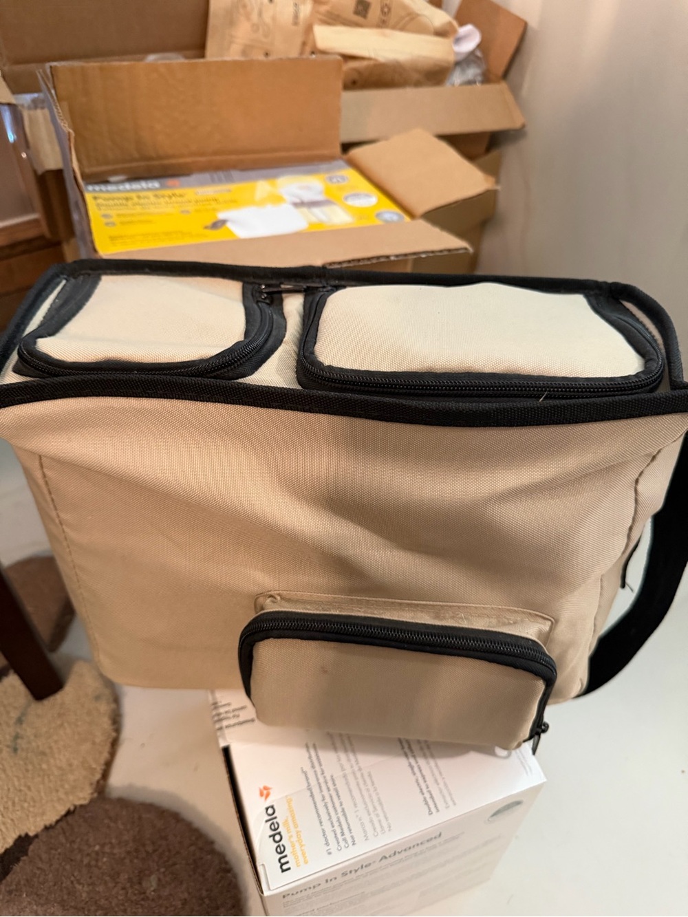 Medela Advanced Personal Double Breast Pump w/ Tote Bag Cooler & Accessories